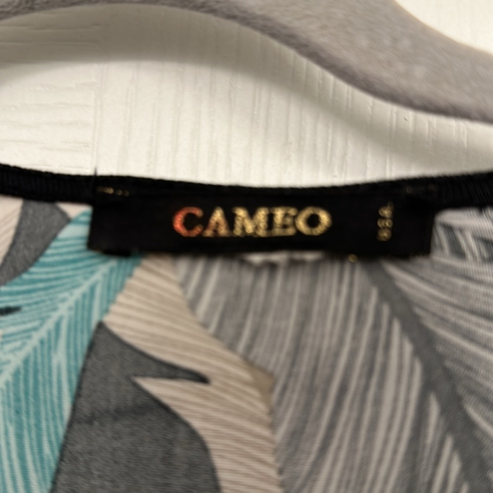 Cameo deep v neck tropical jumpsuit - Picture 6 of 6